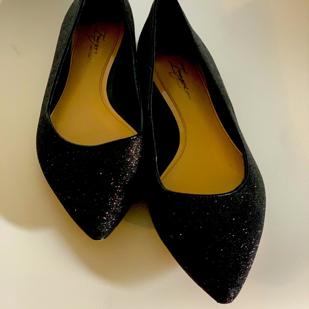 Imagine Vince Camuto Genesa Black flats
